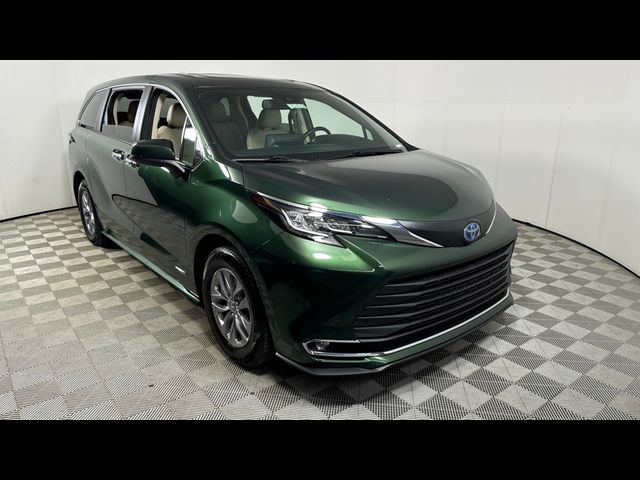 2021 Toyota Sienna XLE