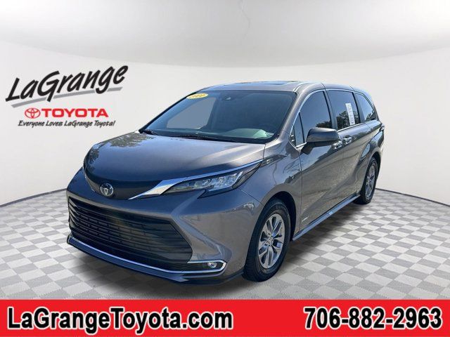 2021 Toyota Sienna XLE