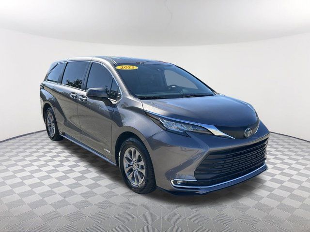 2021 Toyota Sienna XLE