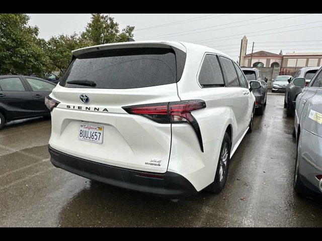 2021 Toyota Sienna XLE