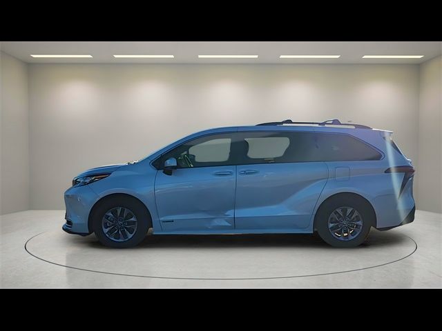 2021 Toyota Sienna XLE