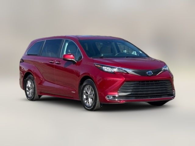 2021 Toyota Sienna XLE