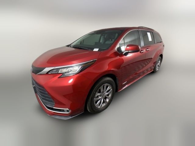 2021 Toyota Sienna XLE