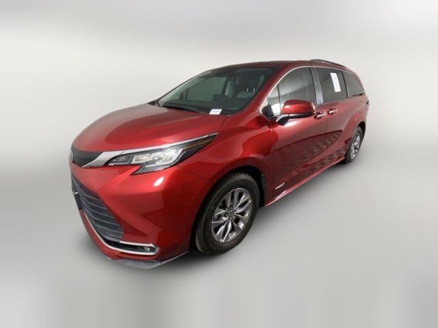 2021 Toyota Sienna XLE