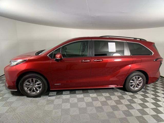 2021 Toyota Sienna XLE