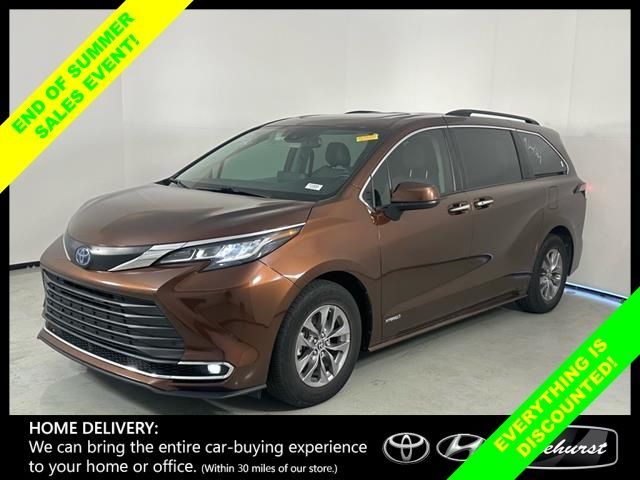 2021 Toyota Sienna XLE