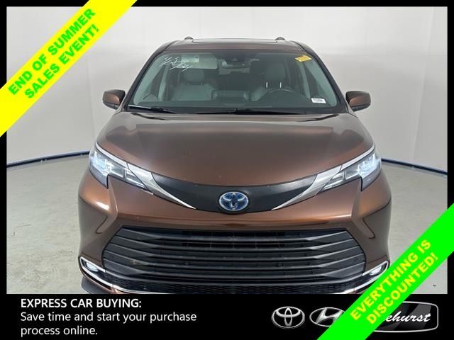 2021 Toyota Sienna XLE