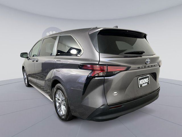 2021 Toyota Sienna XLE