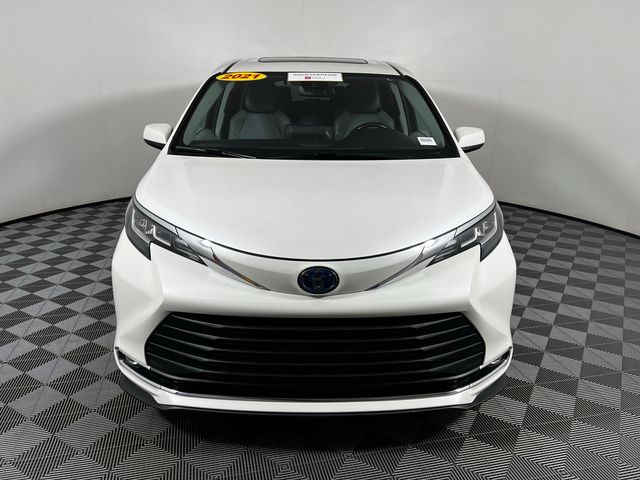 2021 Toyota Sienna XLE