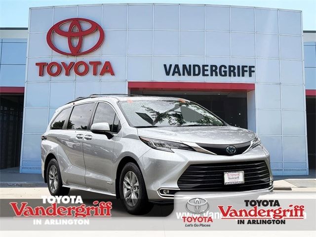 2021 Toyota Sienna XLE