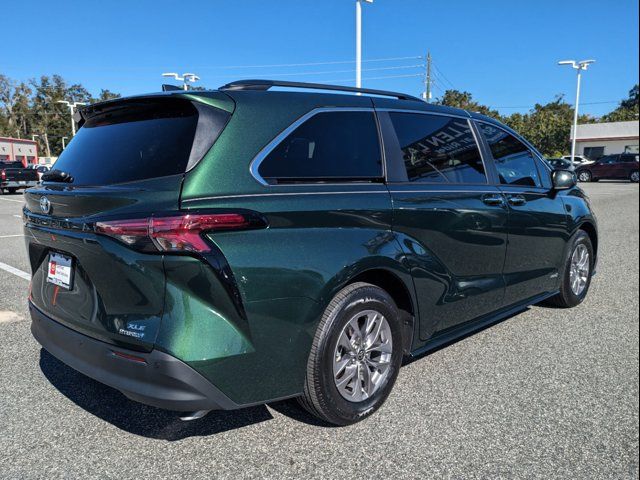 2021 Toyota Sienna XLE