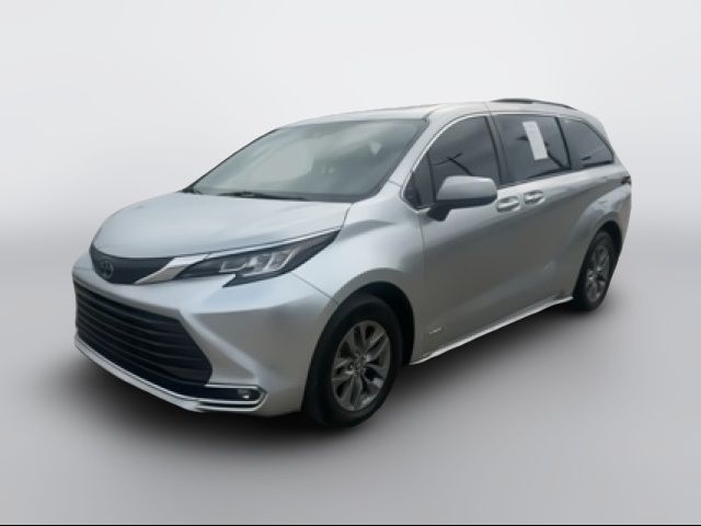 2021 Toyota Sienna XLE