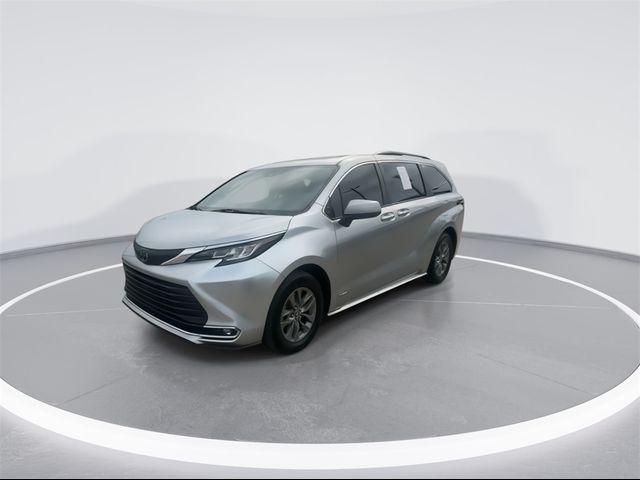 2021 Toyota Sienna XLE