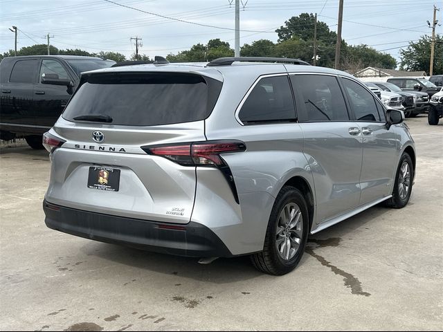 2021 Toyota Sienna XLE