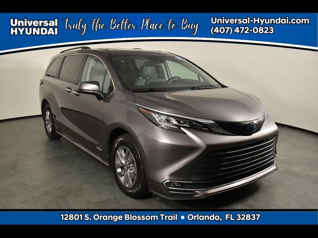 2021 Toyota Sienna XLE