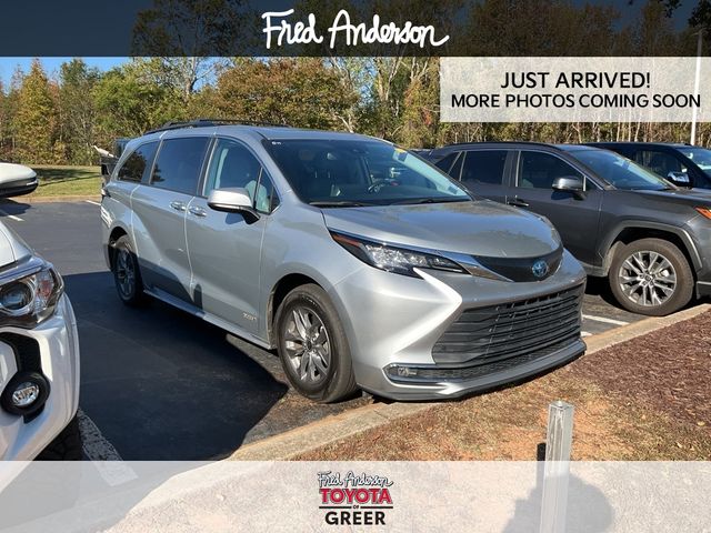 2021 Toyota Sienna XLE