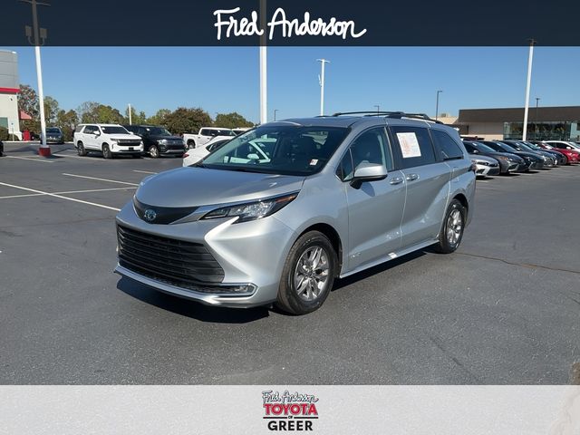 2021 Toyota Sienna XLE