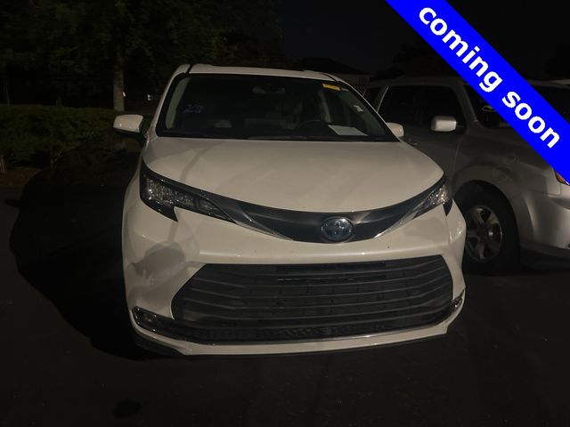 2021 Toyota Sienna XLE