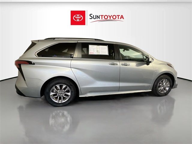 2021 Toyota Sienna XLE