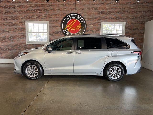 2021 Toyota Sienna XLE