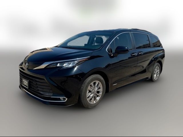 2021 Toyota Sienna XLE