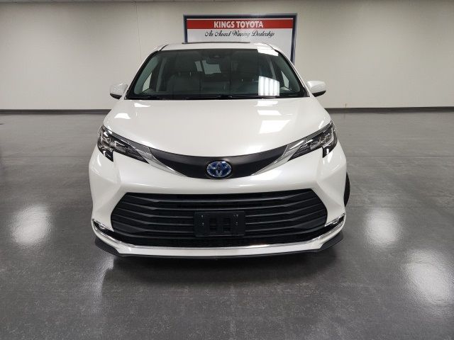 2021 Toyota Sienna XLE