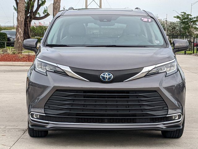 2021 Toyota Sienna XLE