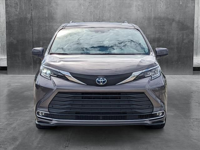 2021 Toyota Sienna XLE