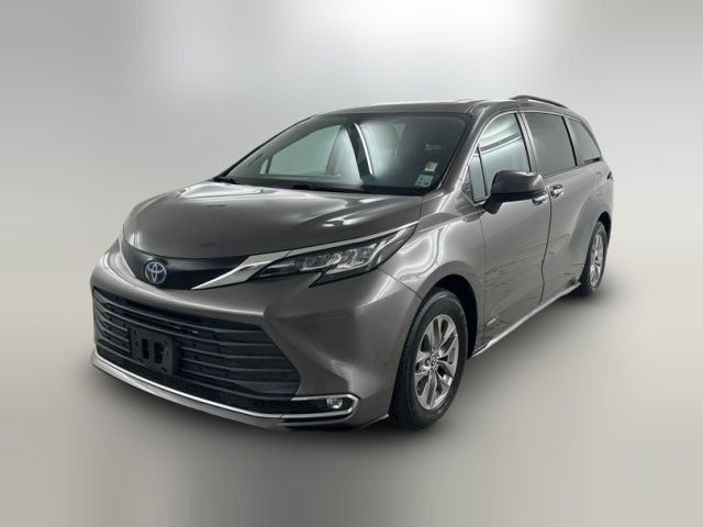 2021 Toyota Sienna XLE