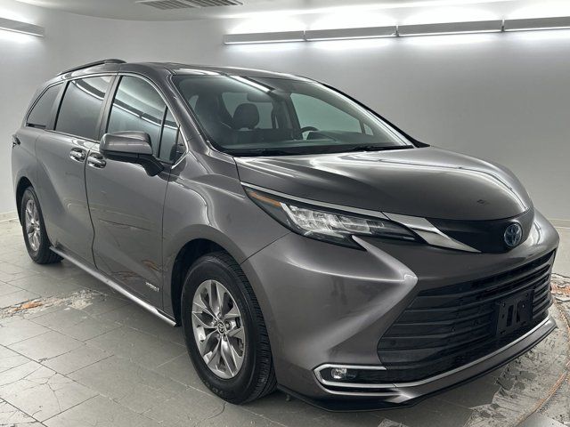 2021 Toyota Sienna XLE