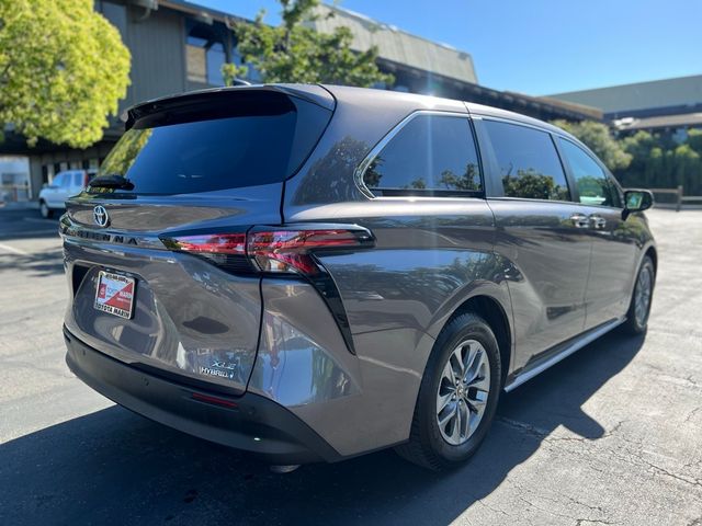 2021 Toyota Sienna XLE