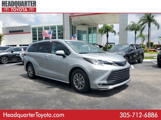 2021 Toyota Sienna XLE