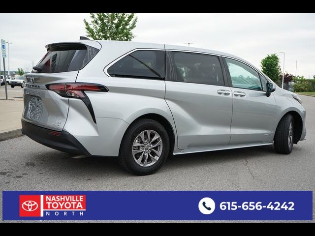 2021 Toyota Sienna XLE