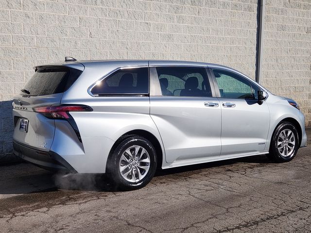 2021 Toyota Sienna XLE