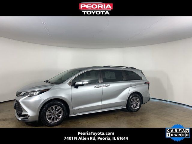 2021 Toyota Sienna XLE