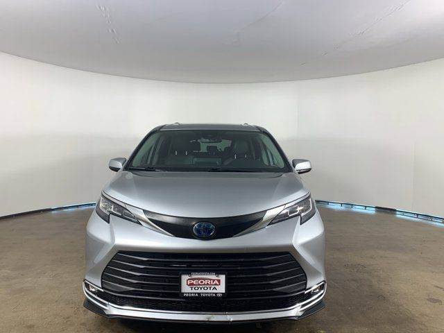 2021 Toyota Sienna XLE