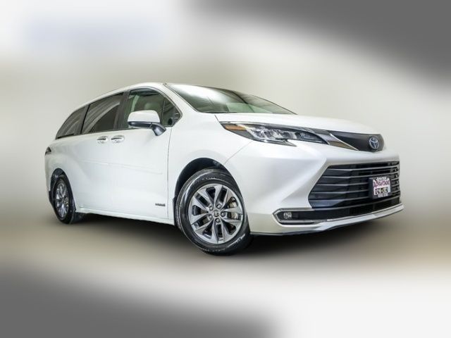 2021 Toyota Sienna XLE