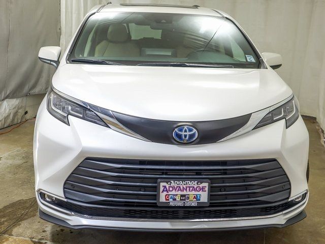 2021 Toyota Sienna XLE