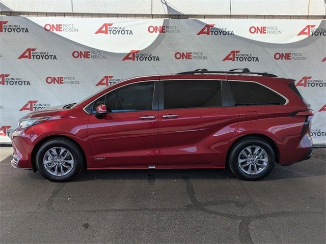 2021 Toyota Sienna XLE