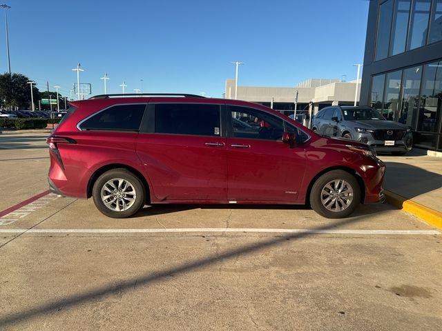 2021 Toyota Sienna XLE