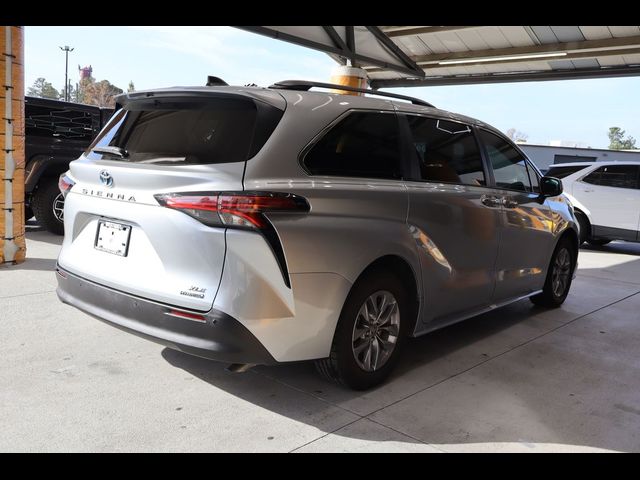 2021 Toyota Sienna XLE