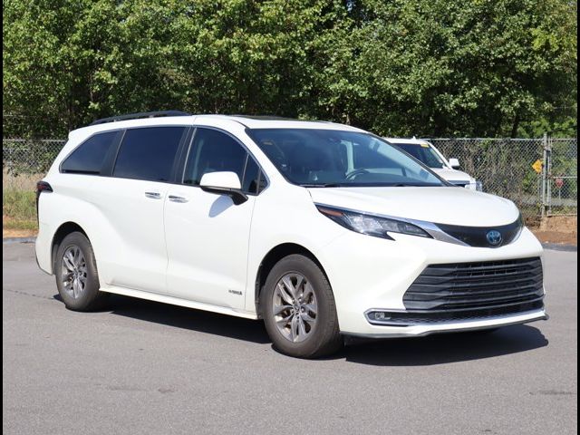 2021 Toyota Sienna XLE