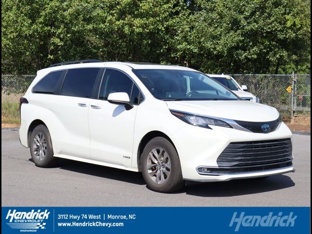 2021 Toyota Sienna XLE