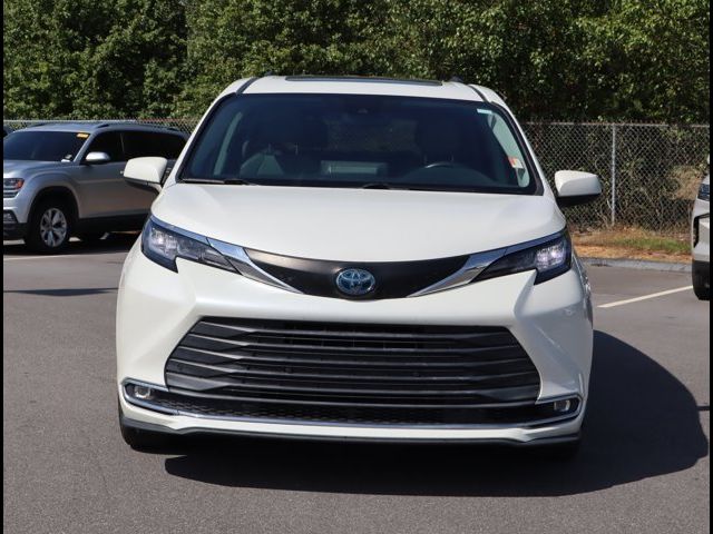 2021 Toyota Sienna XLE