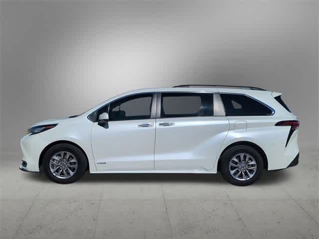 2021 Toyota Sienna XLE