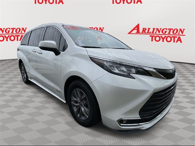 2021 Toyota Sienna XLE