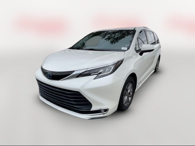 2021 Toyota Sienna XLE