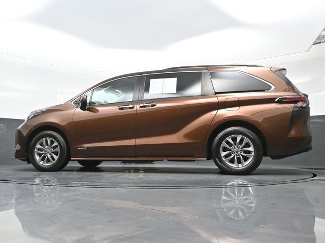 2021 Toyota Sienna XLE