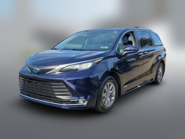 2021 Toyota Sienna XLE