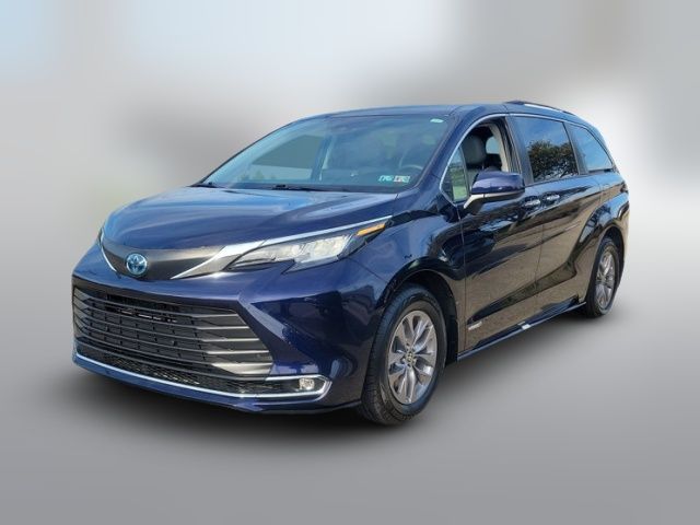 2021 Toyota Sienna XLE